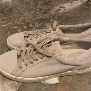 Pre-owned Michael Michael Kors leather upper.☃️